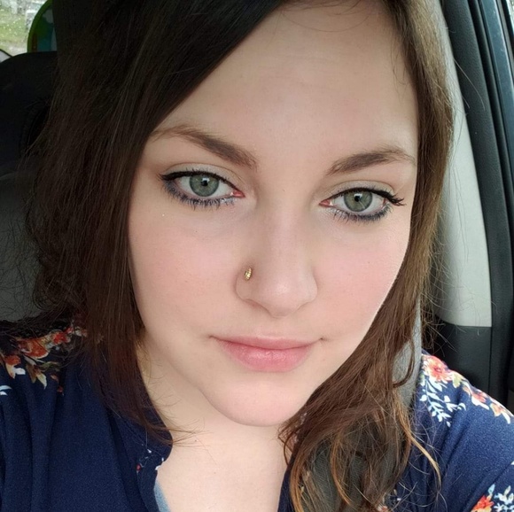 Meet your Posher, Rachael - Picture 2 of 2